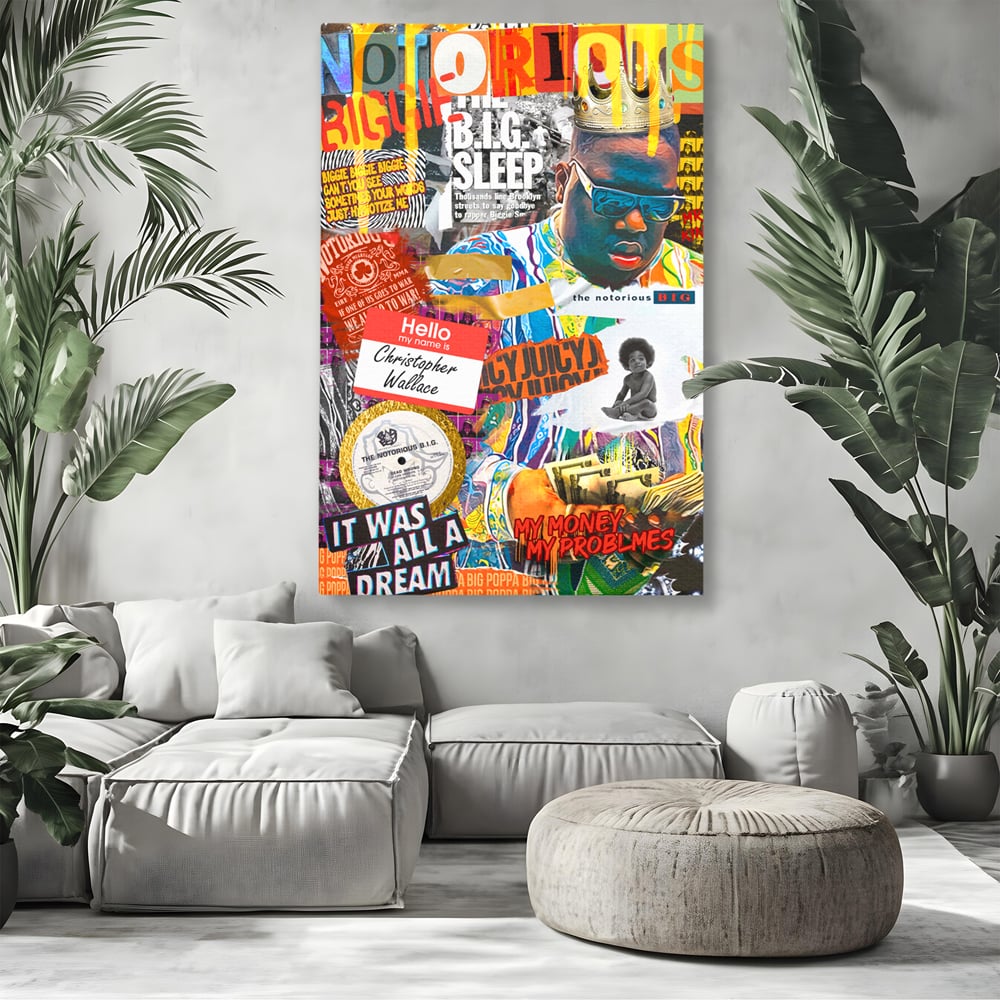 Tablou canvas cu tablou portret rapper the notorious b.i.g, fara rama, pe sasiu de lemn, pe perete intr-un living